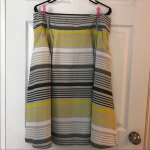 Old Navy Skirt XL with pockets